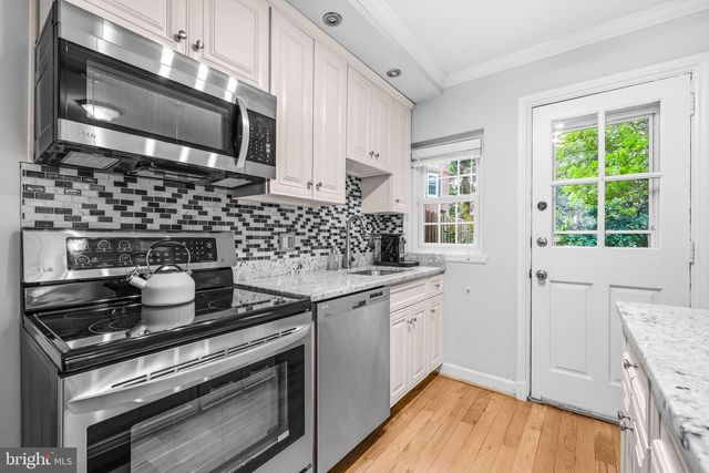 2909 S DINWIDDIE ST, Arlington, VA 22206