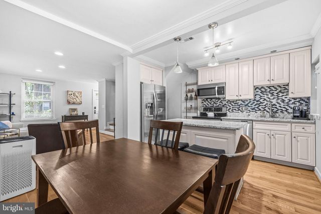 2909 S DINWIDDIE ST, Arlington, VA 22206