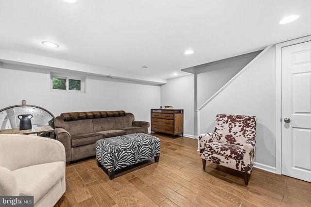 2909 S DINWIDDIE ST, Arlington, VA 22206