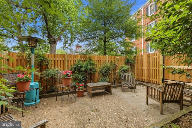 2909 S DINWIDDIE ST, Arlington, VA 22206