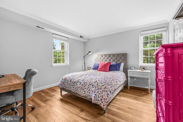 2909 S DINWIDDIE ST, Arlington, VA 22206