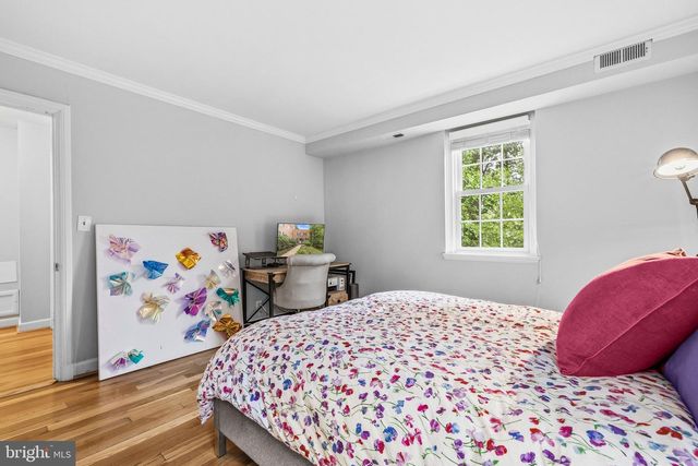 2909 S DINWIDDIE ST, Arlington, VA 22206