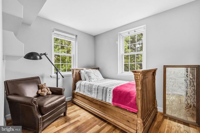 2909 S DINWIDDIE ST, Arlington, VA 22206