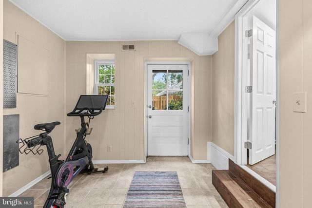 2909 S DINWIDDIE ST, Arlington, VA 22206