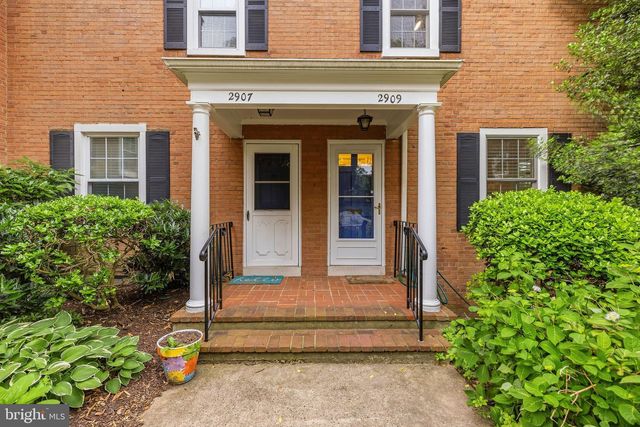 2909 S DINWIDDIE ST, Arlington, VA 22206