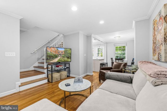2909 S DINWIDDIE ST, Arlington, VA 22206