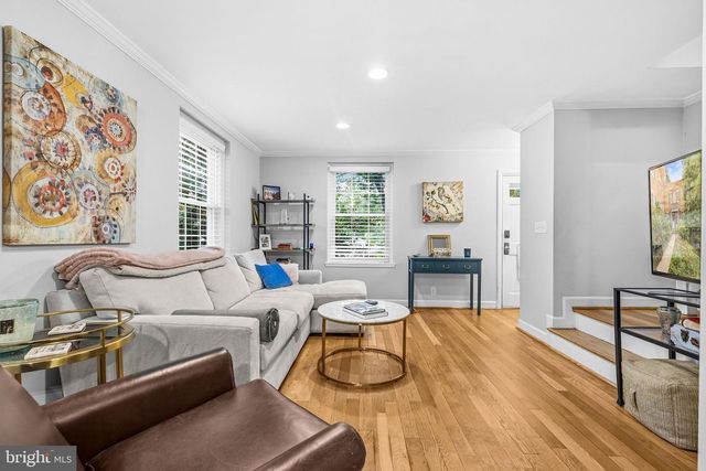 2909 S DINWIDDIE ST, Arlington, VA 22206