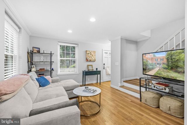 2909 S DINWIDDIE ST, Arlington, VA 22206
