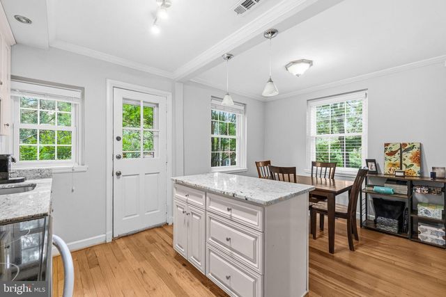 2909 S DINWIDDIE ST, Arlington, VA 22206