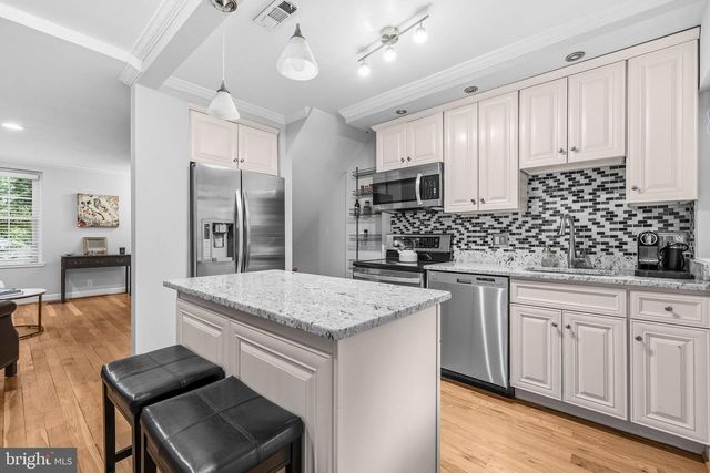 2909 S DINWIDDIE ST, Arlington, VA 22206