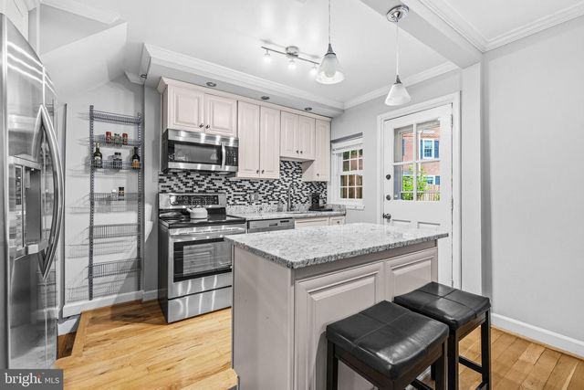 2909 S DINWIDDIE ST, Arlington, VA 22206