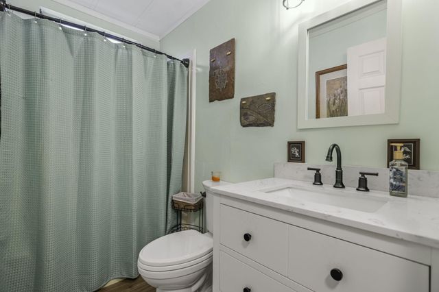 1077 Eagle Nest Road, Redding, CA 96003