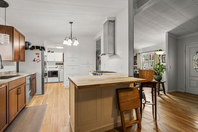 1077 Eagle Nest Road, Redding, CA 96003