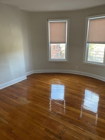 184 Walnut Ave 3, Boston, MA 02119