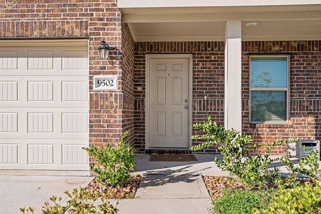 9502 Brookside Point Drive, Baytown, TX 77521