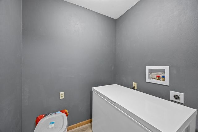 205 N 9th Avenue, Vinton, IA 52349