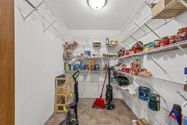 205 N 9th Avenue, Vinton, IA 52349