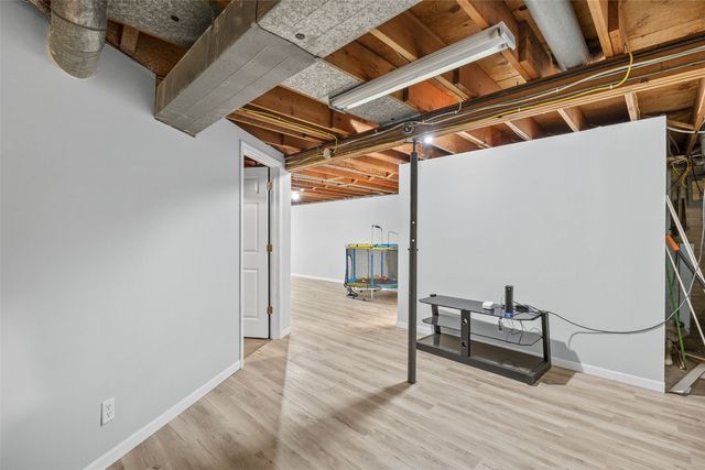 205 N 9th Avenue, Vinton, IA 52349