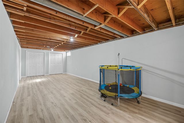 205 N 9th Avenue, Vinton, IA 52349