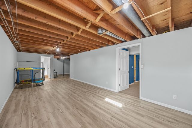 205 N 9th Avenue, Vinton, IA 52349