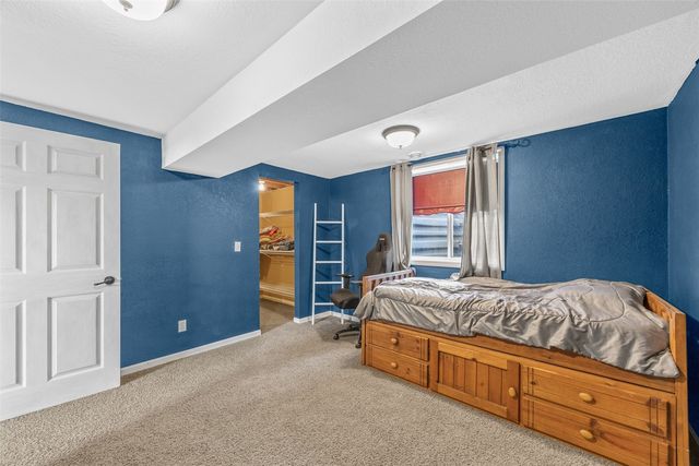 205 N 9th Avenue, Vinton, IA 52349