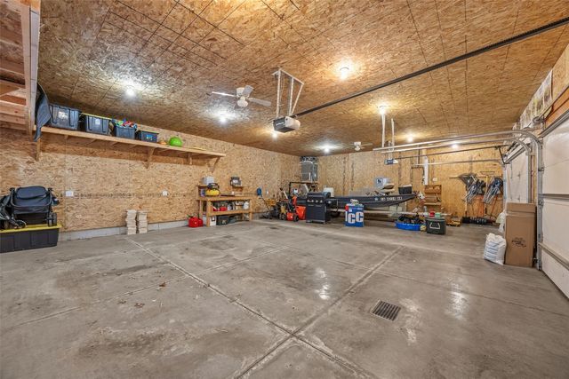 205 N 9th Avenue, Vinton, IA 52349