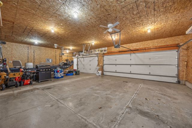 205 N 9th Avenue, Vinton, IA 52349