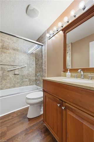 2463 Old Greenbrier RD # 1, Chesapeake, VA 23325