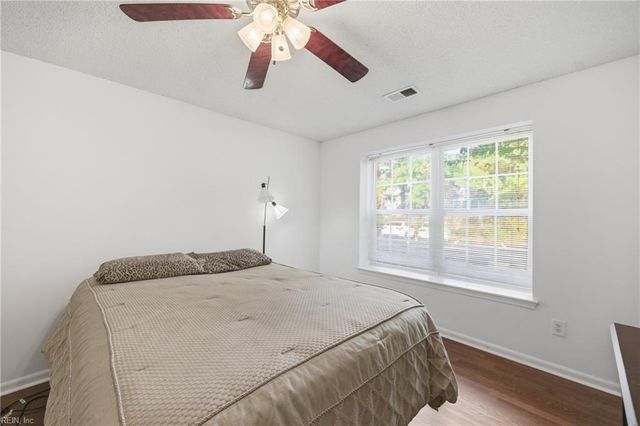 2463 Old Greenbrier RD # 1, Chesapeake, VA 23325