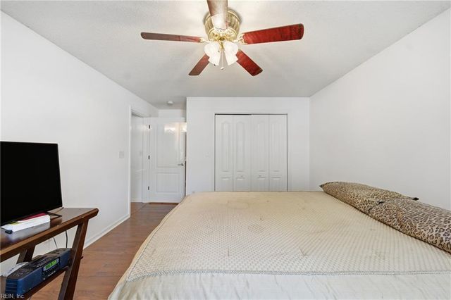 2463 Old Greenbrier RD # 1, Chesapeake, VA 23325