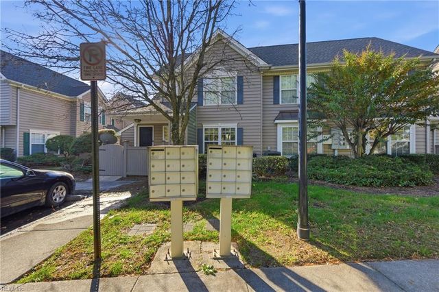 2463 Old Greenbrier RD # 1, Chesapeake, VA 23325