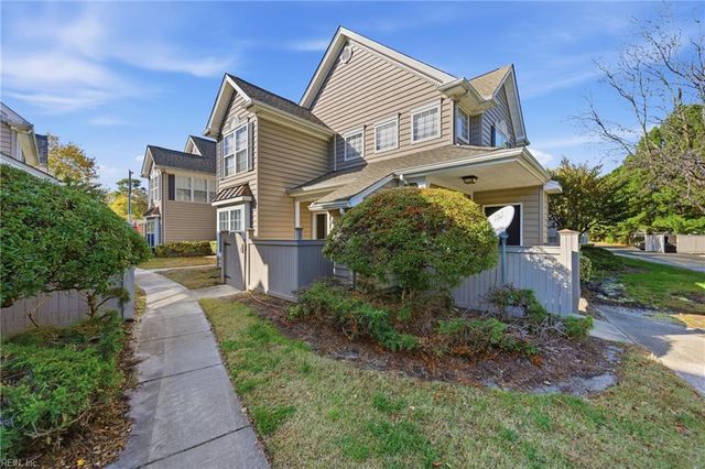 2463 Old Greenbrier RD # 1, Chesapeake, VA 23325