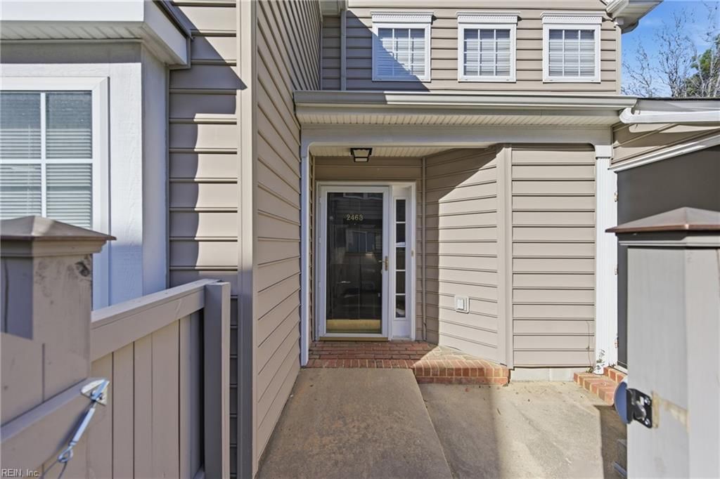 2463 Old Greenbrier RD # 1, Chesapeake, VA 23325