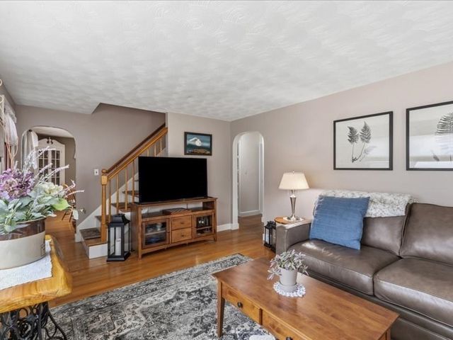 220 Burlington Ave, Wilmington, MA 01887