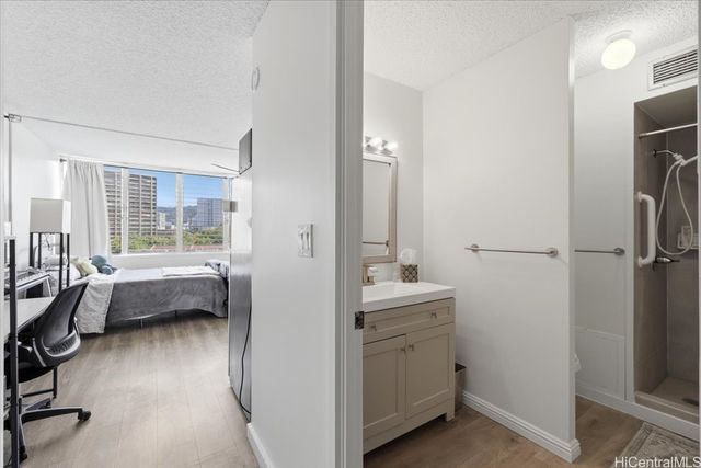 1650 Kanunu Street 714, Honolulu, HI 96814