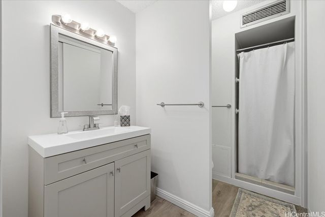 1650 Kanunu Street 714, Honolulu, HI 96814