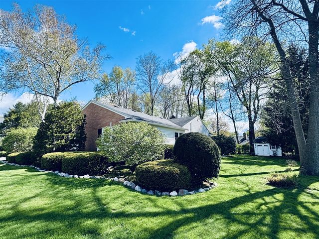 392 Eastmoor Avenue, Grand Rapids, MI 49546