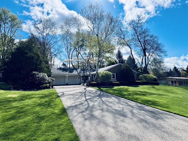 392 Eastmoor Avenue, Grand Rapids, MI 49546