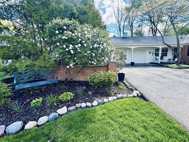 392 Eastmoor Avenue, Grand Rapids, MI 49546