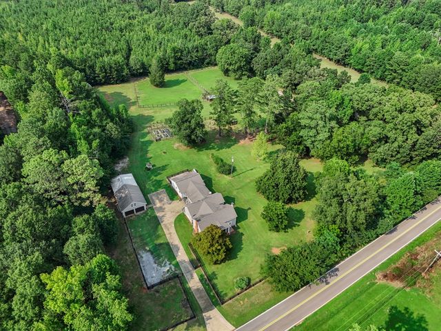 7525 Luthersville Road, Gay, GA 30218
