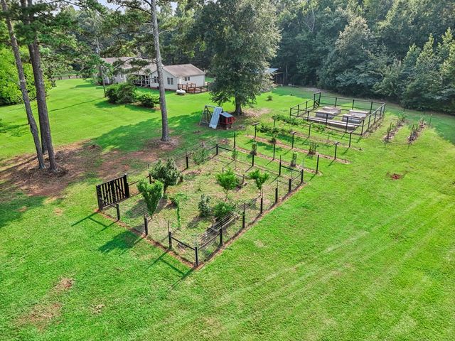 7525 Luthersville Road, Gay, GA 30218