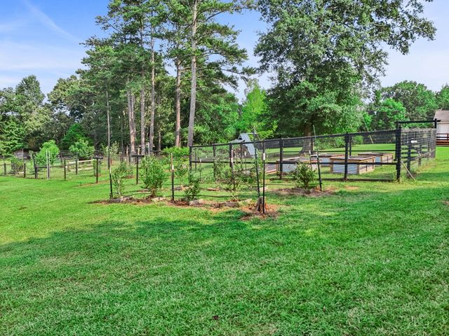 7525 Luthersville Road, Gay, GA 30218