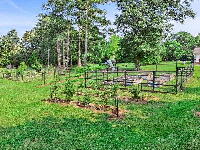 7525 Luthersville Road, Gay, GA 30218