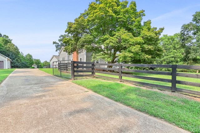 7525 Luthersville Road, Gay, GA 30218