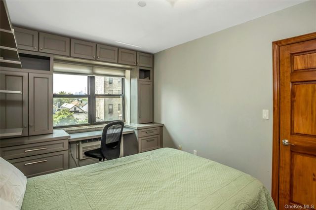 40-40 68th Street 4D, Woodside, NY 11377