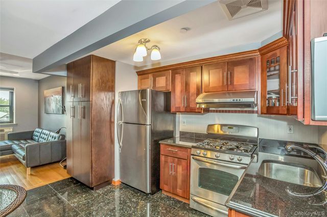 40-40 68th Street 4D, Woodside, NY 11377