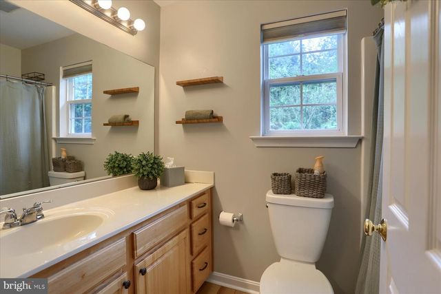 2398 MILL RD, Mechanicsburg, PA 17055