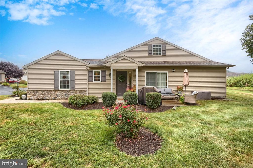 2398 MILL RD, Mechanicsburg, PA 17055