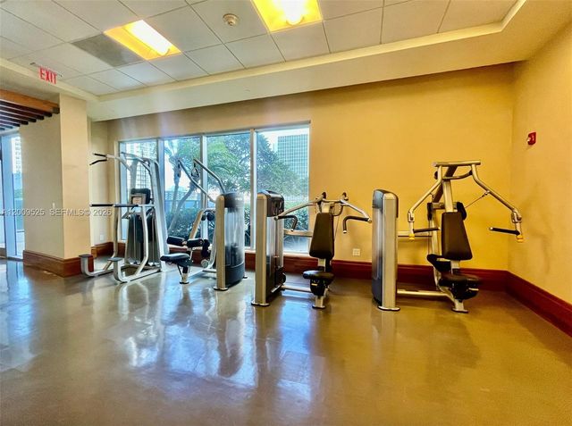 1060 Brickell Ave 3209, Miami, FL 33131