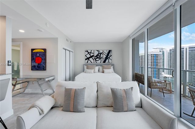 1060 Brickell Ave 3209, Miami, FL 33131